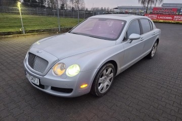 zarejestrowany, ubezpieczony w POLSCE   6,0L     560KM  mały przebieg